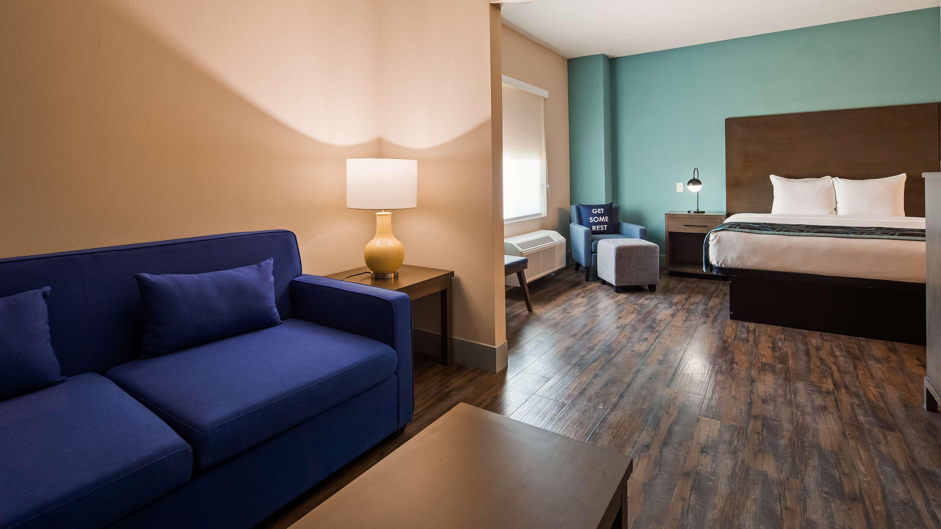Best Western Plus New Barstow Inn & Suites Exterior photo
