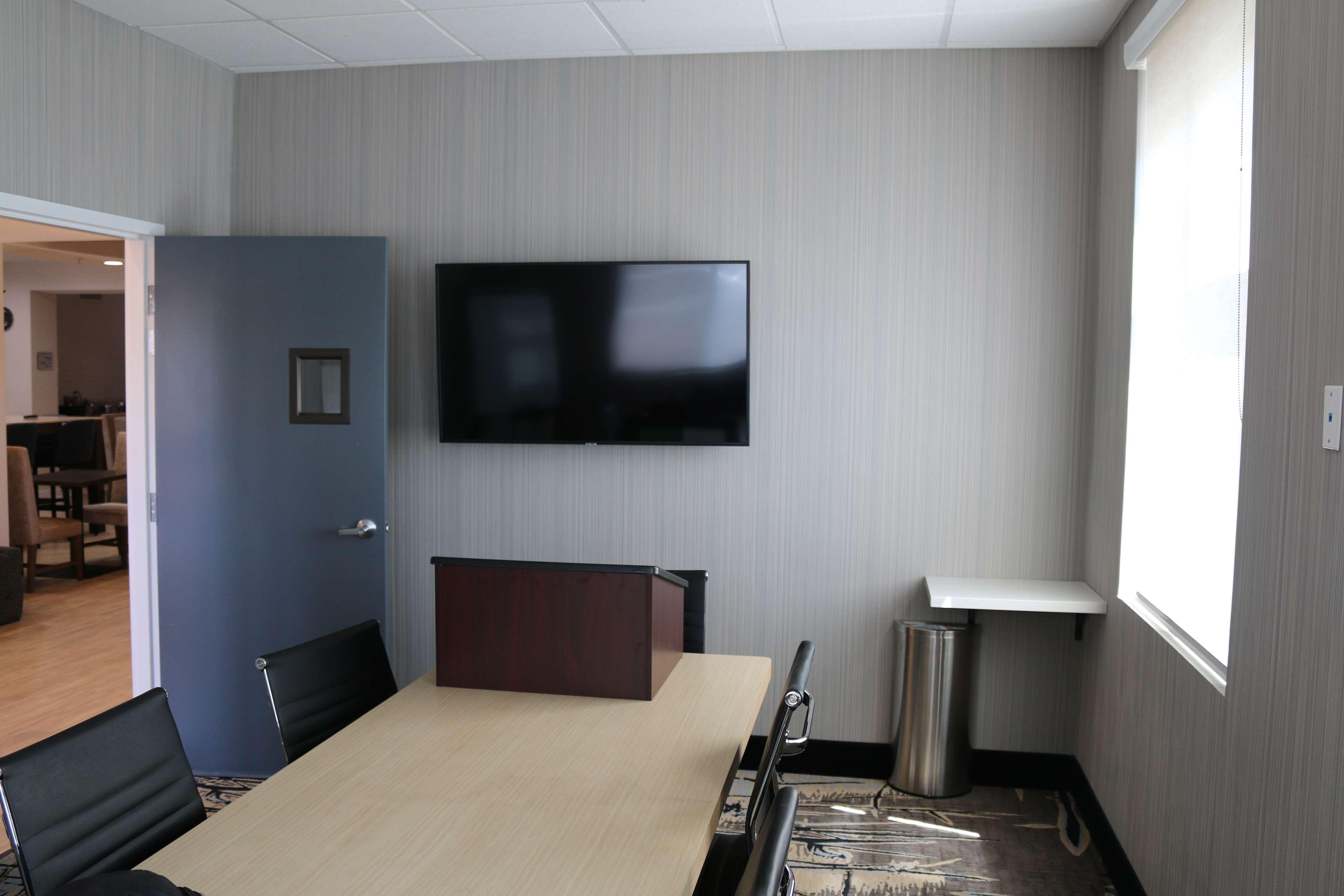 Best Western Plus New Barstow Inn & Suites Exterior photo