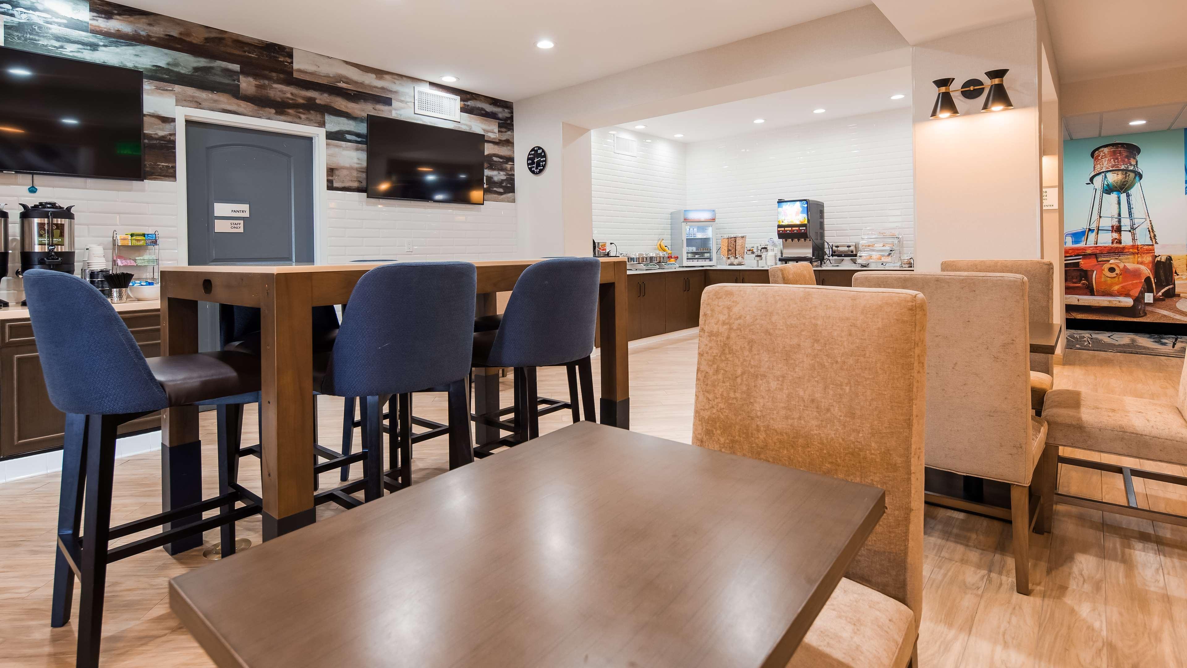 Best Western Plus New Barstow Inn & Suites Exterior photo