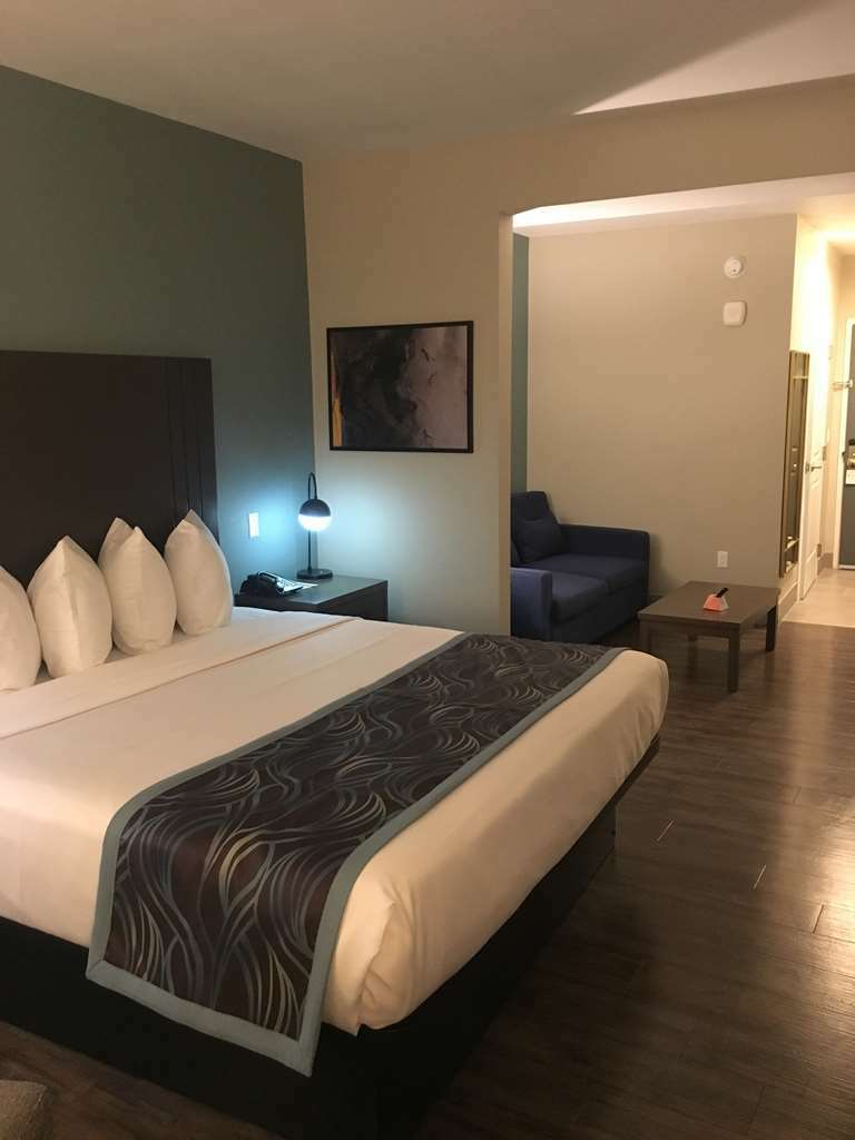 Best Western Plus New Barstow Inn & Suites Room photo