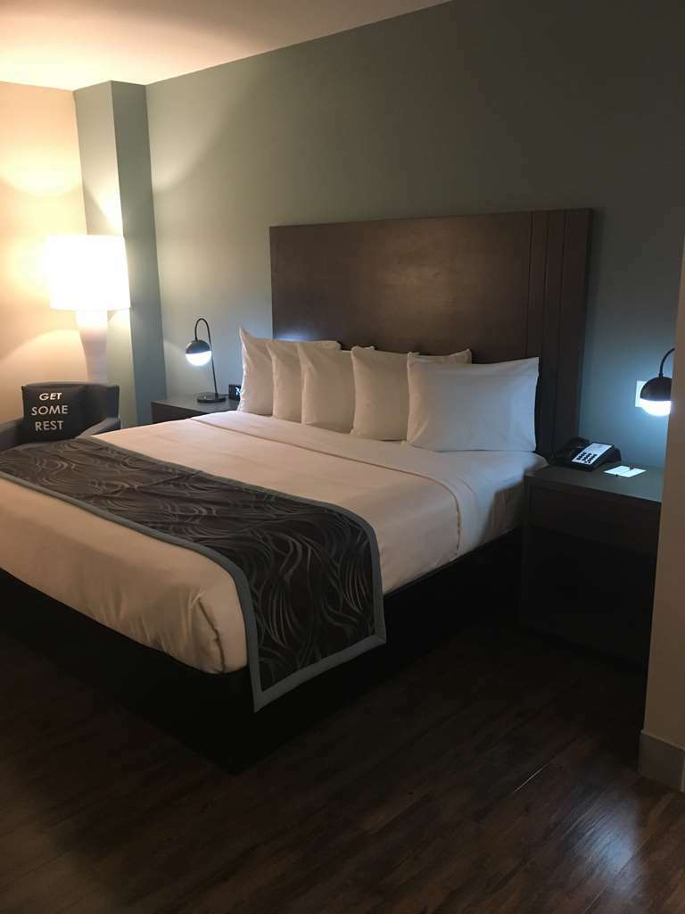 Best Western Plus New Barstow Inn & Suites Room photo