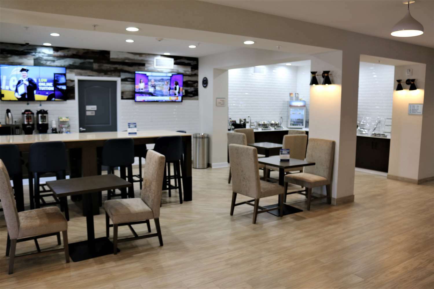 Best Western Plus New Barstow Inn & Suites Exterior photo